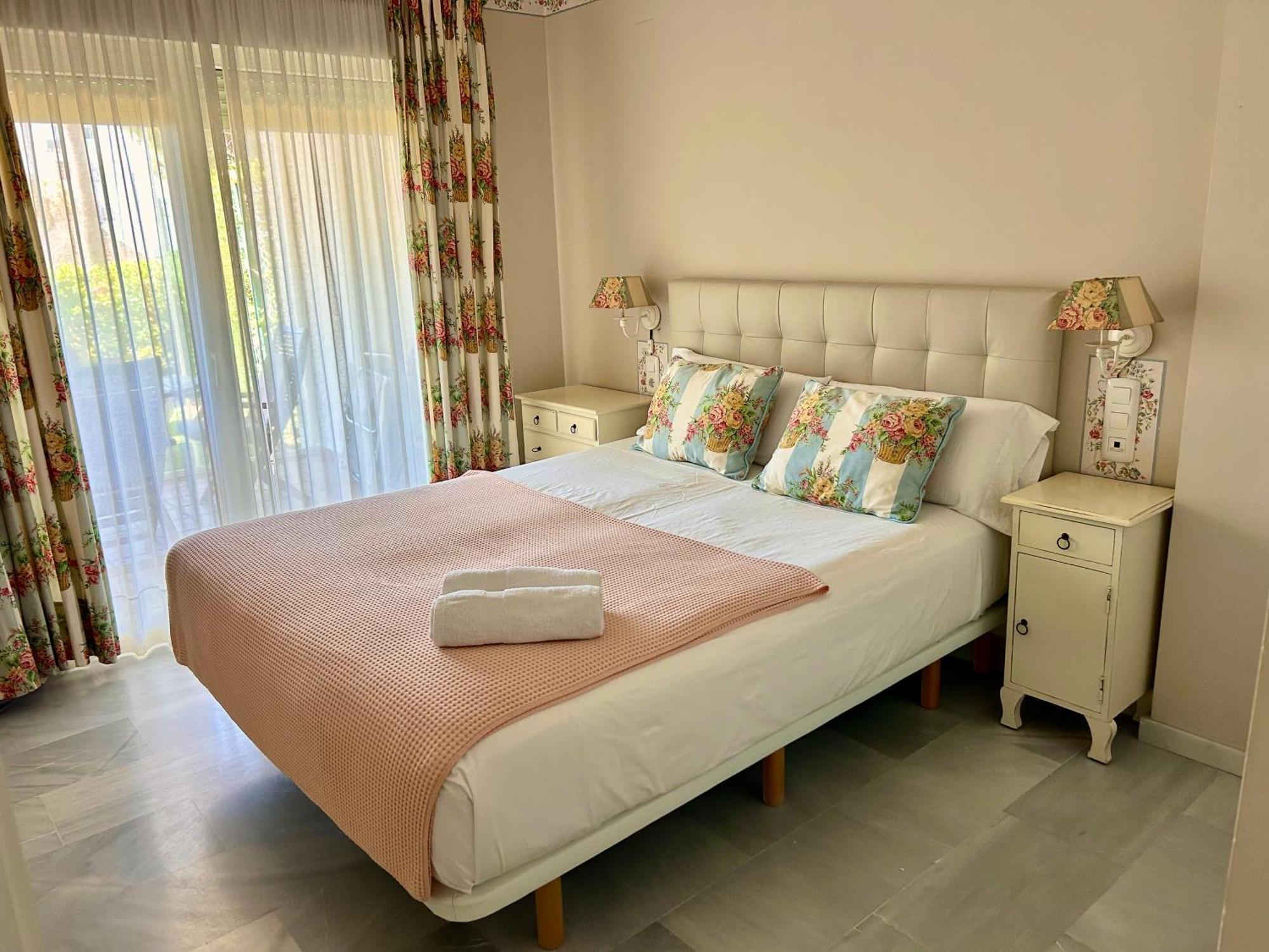 MI CAPRICHO, Beachfront, Grownfloor, Private Garden & Terrace Sitio de Calahonda Exterior foto
